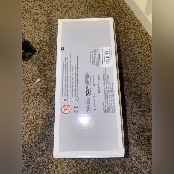 Carol Danvers on Motorcycle Funko Pop - Picture 4 of 4